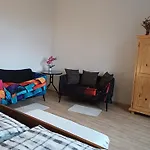 Landhuis Podhradi 24 *